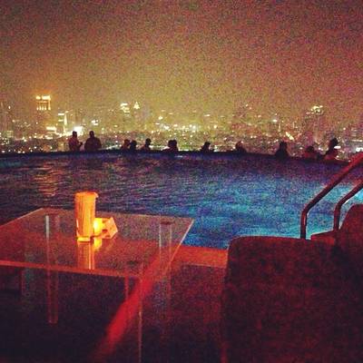 ร้านอาหาร Long Table