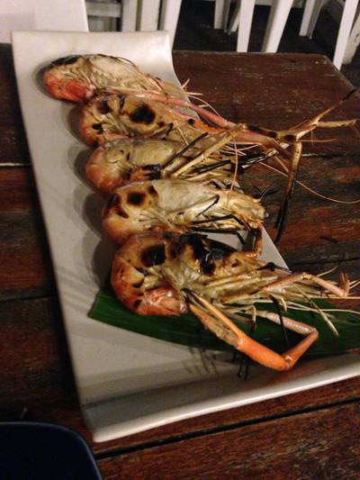 กุ้งเผา ที่ ร้านอาหาร ระเบียงทะเล