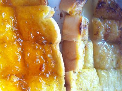 เนย นม น้ำตาล/ เนย แยมส้ม ที่ ร้านอาหาร มนต์นมสด ถนนดินสอ เนย นม น้ำตาล/ เนย แยมส้ม ที่ ร้านอาหาร มนต์นมสด ถนนดินสอ