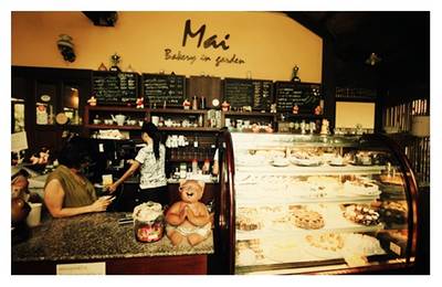 ร้านอาหาร Mai bakery in garden