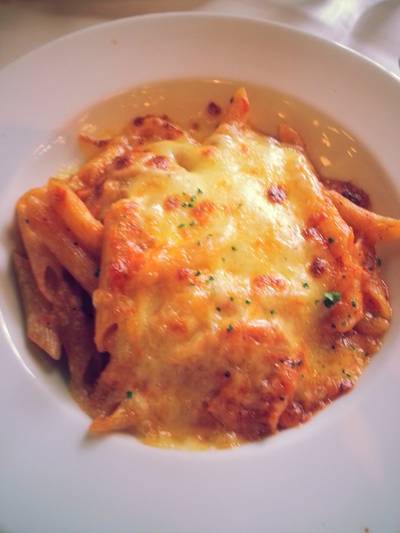 เพนเน่ผัดแฮมและชีส 180 บาท ที่ ร้านอาหาร Greyhound Cafe Avenue รัชโยธิน