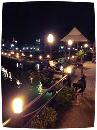 ชิลลล : )) ที่ ร้านอาหาร บ้านน้ำล้อม