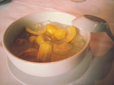 มะม่วงเบาลอยน้ำบ๊วย 60 บาท ที่ ร้านอาหาร Greyhound Cafe Avenue รัชโยธิน