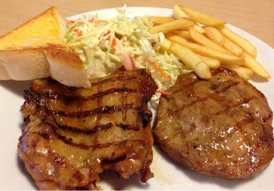หมูพริกไทยดำ+ไก่สไปซี ที่ ร้านอาหาร Eat Am Are