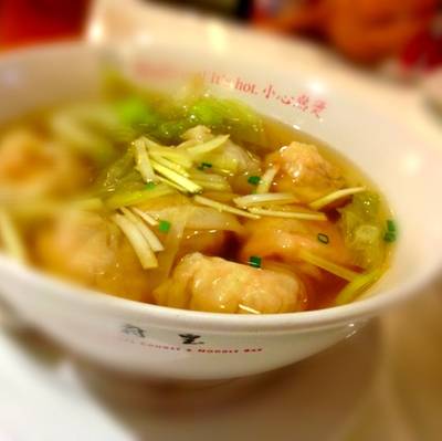 เกี๊ยวกุ้งน้ำ ที่ ร้านอาหาร King's Palace Congee and Noodle Bar