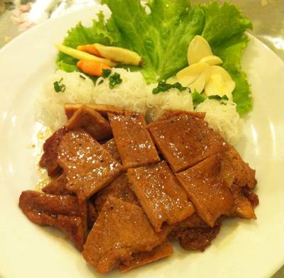 หมี่หมู ชอบอ๊าาา อร่อยย!! ที่ ร้านอาหาร VT แหนมเนือง