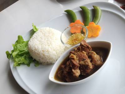 ร้านอาหาร ช่อม่วง  Siam Discovery Center