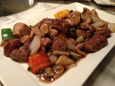 เนื้อสองทวีป  ที่ ร้านอาหาร Checkmate Bar & Bistro