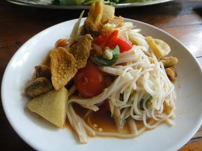 ตำซั่ว(เพิ่มกากหมู) ที่ ร้านอาหาร ครกไม้ไทยลาว