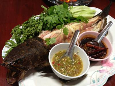 ร้านอาหาร ร้านกุ้งเป็น (เจ้เน้ยกุ้งเป็น)