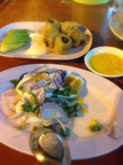 ฮ๊อยจ้อปู ยำไข่เค็ม ที่ ร้านอาหาร ข้าวต้ม ขจร ไดนาโม