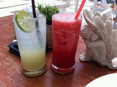 ร้านอาหาร The Glass House