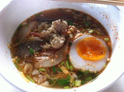 ร้านอาหาร ก๋วยเตี๋ยวไข่ คุณแหม่ม