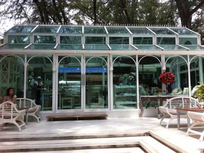 ร้านอาหาร The Glass House