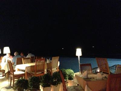 ริมทะเล ที่ ร้านอาหาร Living Room Hua Hin