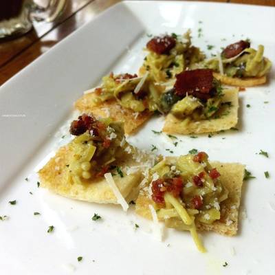 Bruschetta mushroom ค่ะ อร่อยดีค่ะเรียกน้ำย่อยได้ดี มาหยุมหยิมน่ารัก ที่ ร้านอาหาร Mellow ทองหล่อ