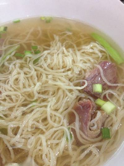 บะหมี่นํ้าหมูแดง ที่ ร้านอาหาร ร้านโอเดียน