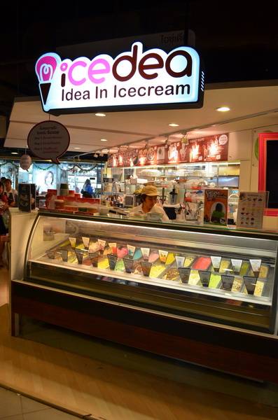 ถึงร้านแล้วว ^^ ที่ ร้านอาหาร Icedea