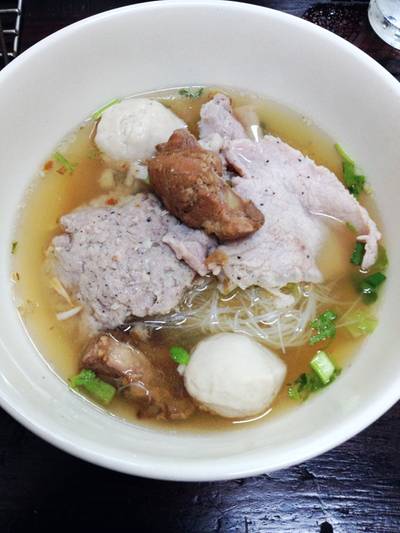ก๋วยเตี๋ยวหมูรวม ที่ ร้านอาหาร ก๋วยเตี๋ยวหน้าไปรษณีย์