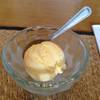 ไอศกรีม ที่ ร้านอาหาร Yura An Café