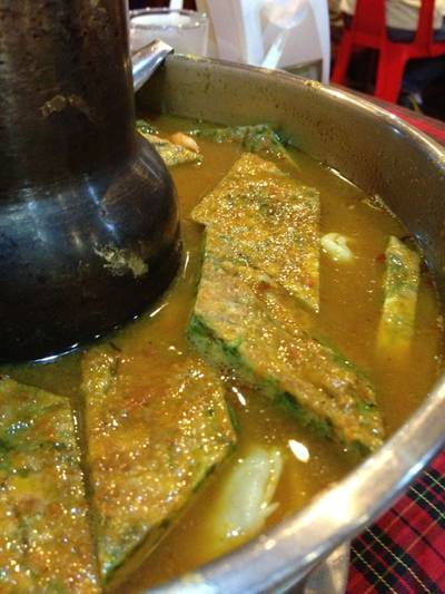 แกงส้มชะอมไข่ ที่ ร้านอาหาร ปากน้ำซีฟู้ด แกงส้มชะอมไข่ ที่ ร้านอาหาร ปากน้ำซีฟู้ด