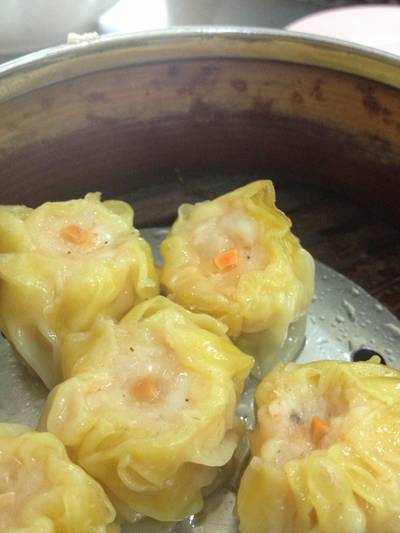 ขนมจีบกุ้ง นุ่มกรุ๊บกรอบด้วยเนื้อกุ้งเต็มคำ ที่ ร้านอาหาร ร้านโอเดียน