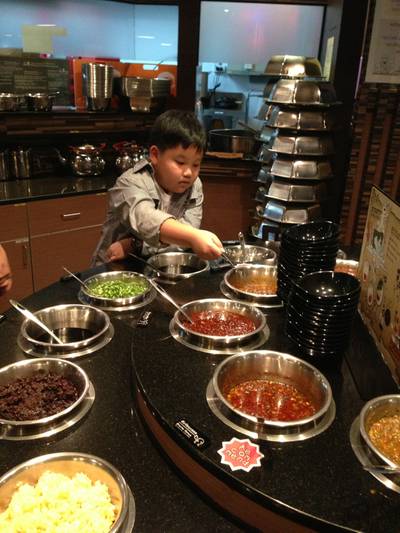น้ำจิ้มหลากหลาย ที่ ร้านอาหาร Evaime Shabu Shabu Siam Discovery Center น้ำจิ้มหลากหลาย ที่ ร้านอาหาร Evaime Shabu Shabu Siam Discovery Center