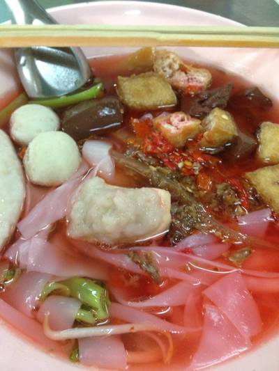 ใหญ่เย็นตาโฟ ที่ ร้านอาหาร เย็นตาโฟ 300 ห้อง