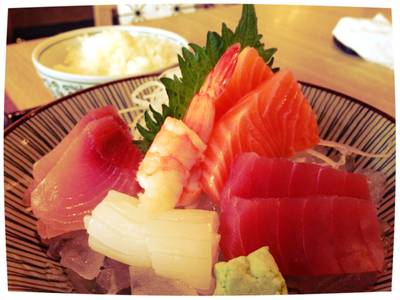 ชุดปลาดิบ ที่ ร้านอาหาร FUMi Japanese Cuisine Promenade