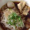 เส้นหมี่น้ำตกเนื้อ ที่ ร้านอาหาร ก๋วยเตี๋ยวเรือโกเซี๊ยะ