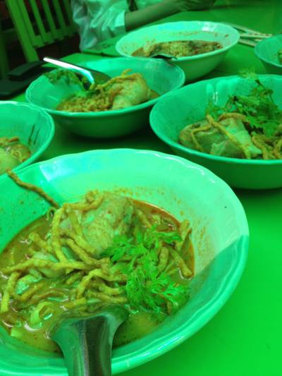 อึม^^ ที่ ร้านอาหาร เฮือนเพ็ญ