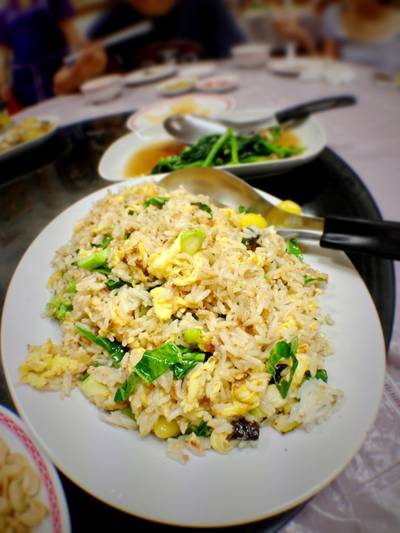 ข้าวผัดปลาเค็ม ความหอมในคำแรก เป็นหนึ่งในใต้หล้า ที่ ร้านอาหาร ตั้งใจอยู่ เยาวราช