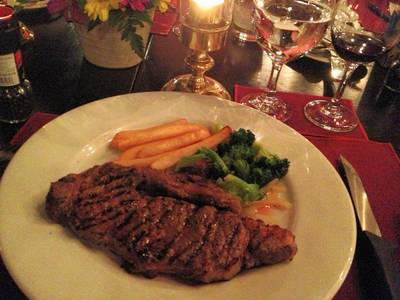 rib eye steak  ที่ ร้านอาหาร Neil's Tavern Restaurant (Steak House) ร่วมฤดี