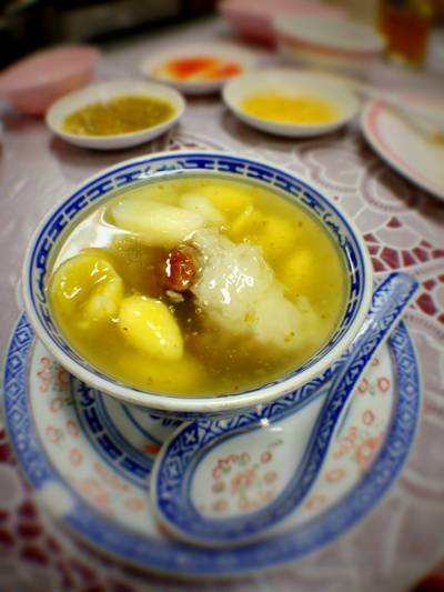 โอวนีแป๊ะก๊วย ครบเครื่องในถ้วยเดียว หวานกำลังดี ที่ ร้านอาหาร ตั้งใจอยู่ เยาวราช