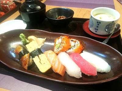 ซูชิเซ็ต 220 บาท ที่ ร้านอาหาร Fumi Japanese Cuisine สยามพารากอน