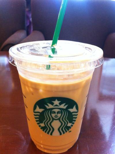 Latte ที่ ร้านอาหาร Starbucks โรงพยาบาลสมิติเวช