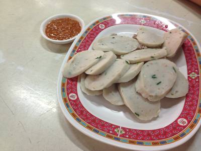 ฮื่อก้วยลวกจิ้ม 80 บาท/จาน ที่ ร้านอาหาร ก๋วยเตี๋ยวลูกชิ้นปลา สอาดเสวย ฮื่อก้วยลวกจิ้ม 80 บาท/จาน ที่ ร้านอาหาร ก๋วยเตี๋ยวลูกชิ้นปลา สอาดเสวย