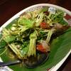 ยำปูไข่ดอง ที่ ร้านอาหาร ลานเท