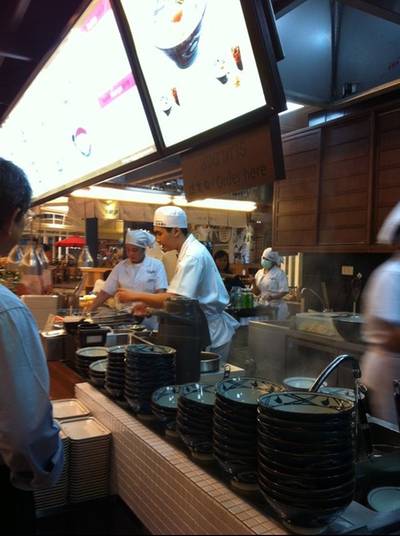 เชิญเลือกชนิดของเส้นกับซุปเลยค่ะ ที่ ร้านอาหาร Marugame Seimen (มารุกาเมะ เซเมง) The Promenade