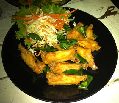 ไก่ทอดเกลือ ที่ ร้านอาหาร ร้านประจำ ไก่ทอดเกลือ ที่ ร้านอาหาร ร้านประจำ