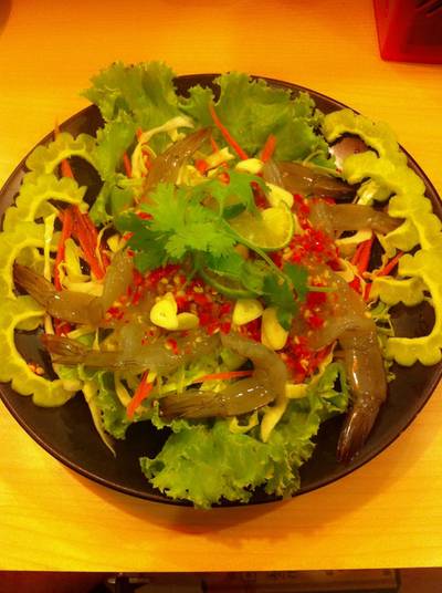 กุ้งแช่น้ำปลา ที่ ร้านอาหาร มะเฟือง กุ้งแช่น้ำปลา ที่ ร้านอาหาร มะเฟือง