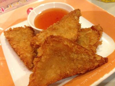 ปลาบดชุบแป้งทอด ที่ ร้านอาหาร โชคดีติ่มซำ จุฬา ซอย 12