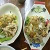 ซ้าย คั่วไก่ธรรมดา  ขวา คั่วไก่พิเศษ ที่ ร้านอาหาร คั่วชามเปล