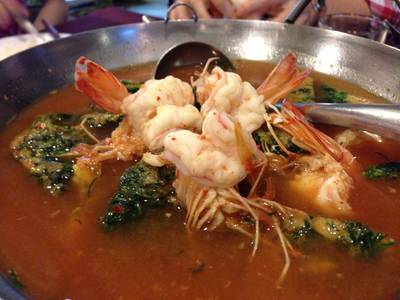 แกงส้มชะครามไข่ทอด ที่ ร้านอาหาร ครัวปรียานนท์