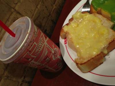 ร้านอาหาร มนต์นมสด ถนนดินสอ ร้านอาหาร มนต์นมสด ถนนดินสอ