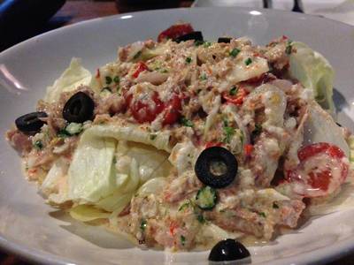 ยำสลัดทูน่า ที่ ร้านอาหาร The Attitude Wine bistro & Bar ยำสลัดทูน่า ที่ ร้านอาหาร The Attitude Wine bistro & Bar