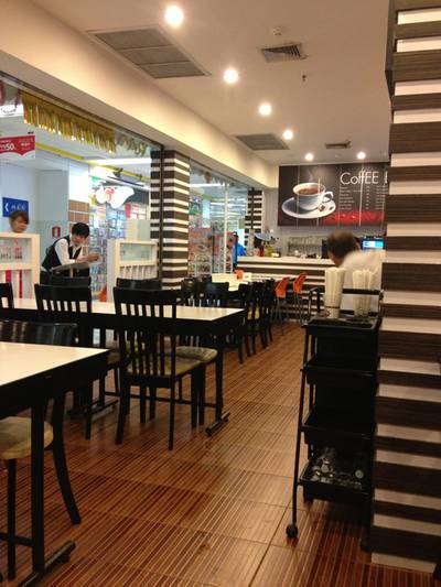 บรรยากาศภายในร้าน ที่ ร้านอาหาร ข้าวหอม อันดามัน