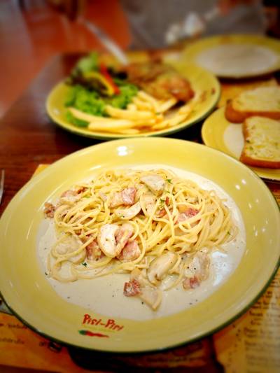 สปาเก็ตตี้ครีมชีสใส่เห็ดและแฮม ที่ ร้านอาหาร Piri Piri Siam Paragon