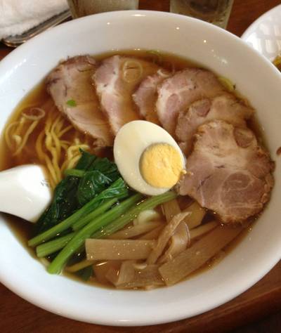 Chashumen หมูนุ่มมาก ที่ ร้านอาหาร โมโมทาโร่