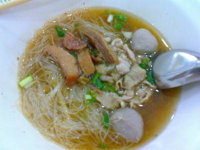 เส้นหมี่ทุกอย่าง ที่ ร้านอาหาร รสดีเด็ด จุฬา ซอย 9